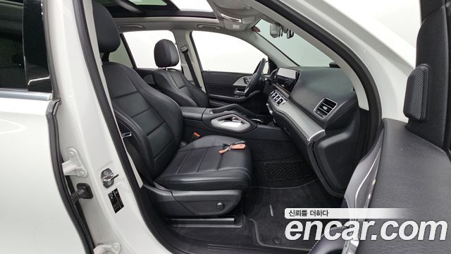 Mercedes-Benz GLE-Class 2020 — photo 18