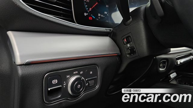 Mercedes-Benz GLE-Class 2020 — photo 24
