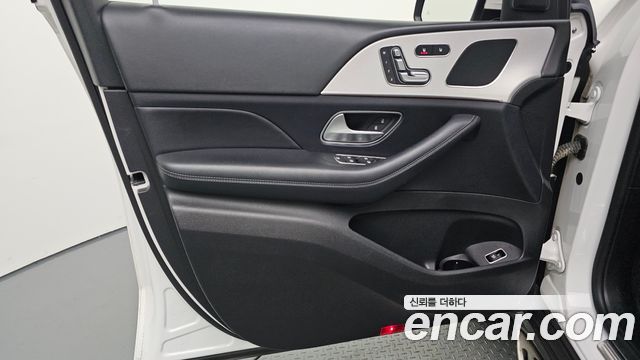 Mercedes-Benz GLE-Class 2020 — photo 14