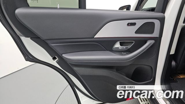 Mercedes-Benz GLE-Class 2020 — photo 15
