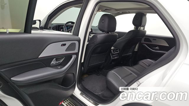 Mercedes-Benz GLE-Class 2020 — photo 16