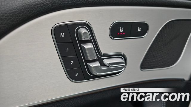 Mercedes-Benz GLE-Class 2020 — photo 32