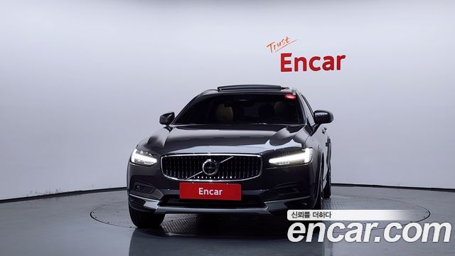 Volvo V90 2023 — photo 3