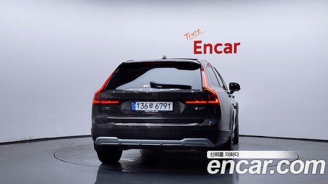 Volvo V90 2023 — photo 4
