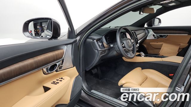 Volvo V90 2023 — photo 13