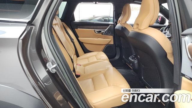 Volvo V90 2023 — photo 17