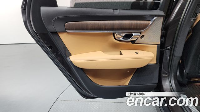 Volvo V90 2023 — photo 15