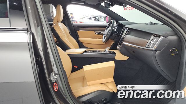 Volvo V90 2023 — photo 16