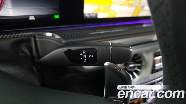 Mercedes-Benz G-Class 2022 — photo 12