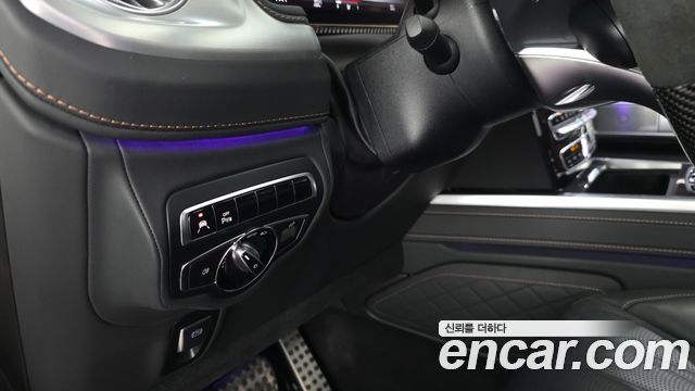 Mercedes-Benz G-Class 2022 — photo 28
