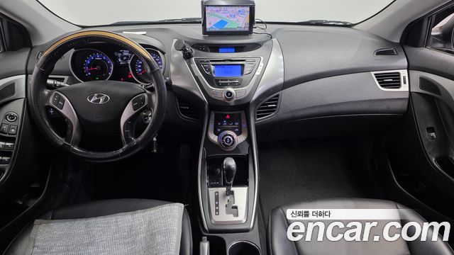 Hyundai AVANTE 2013 — photo 7
