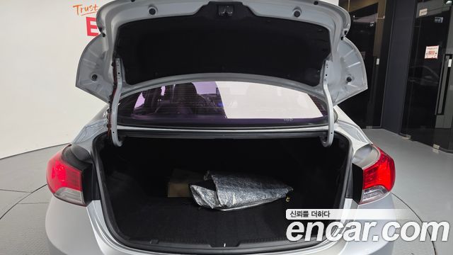 Hyundai AVANTE 2013 — photo 20