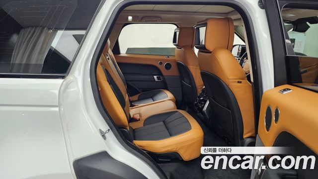 Land Rover Range Rover Sport 2021 — photo 17