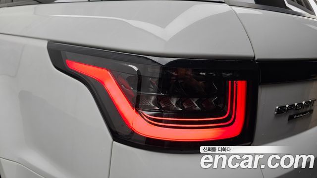 Land Rover Range Rover Sport 2021 — photo 9