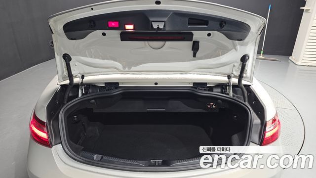 Mercedes-Benz E-Class 2018 — photo 20