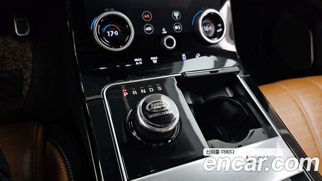 Land Rover Range Rover Velar 2018 — photo 9