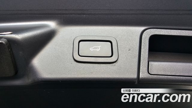 Land Rover Range Rover Velar 2018 — photo 20