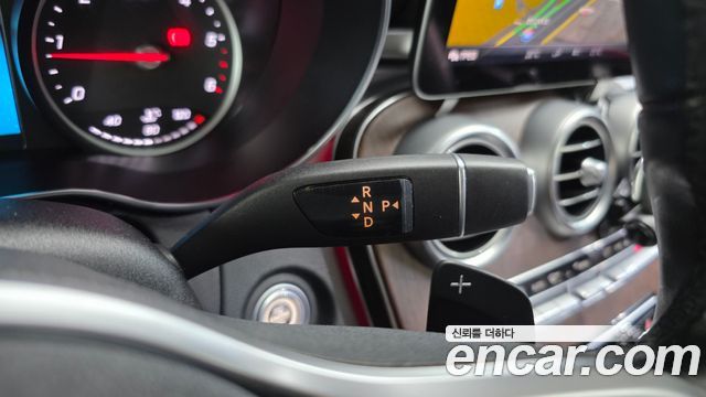 Mercedes-Benz C-Class 2019 — photo 12