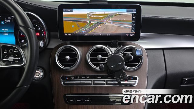 Mercedes-Benz C-Class 2019 — photo 20