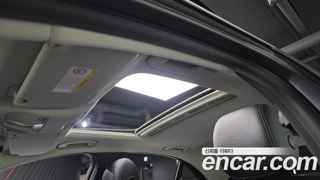 Mercedes-Benz C-Class 2019 — photo 22