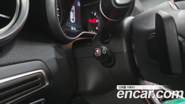 Mercedes-Benz C-Class 2019 — photo 26