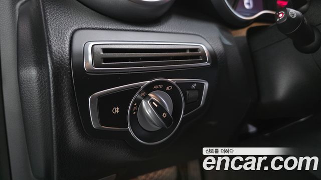 Mercedes-Benz C-Class 2019 — photo 29