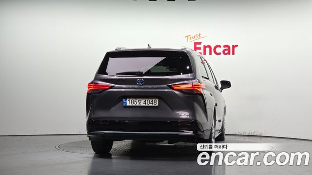 Toyota Sienna 2022 — photo 4