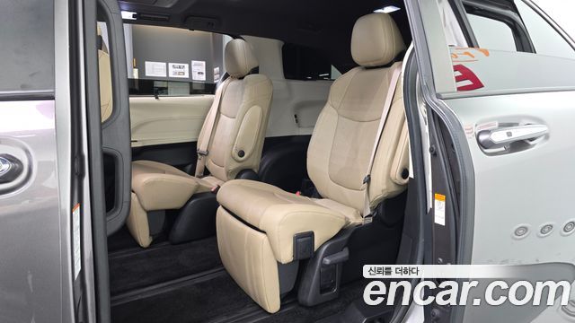 Toyota Sienna 2022 — photo 26