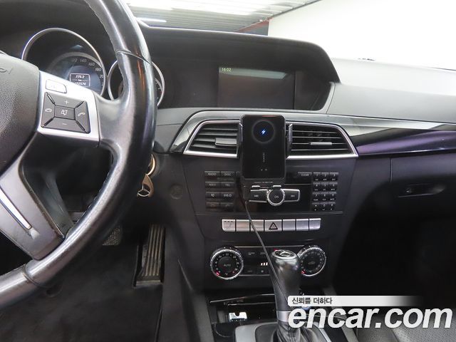 Mercedes-Benz C-Class 2012 — photo 10