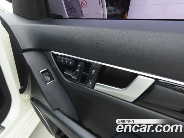 Mercedes-Benz C-Class 2012 — photo 18