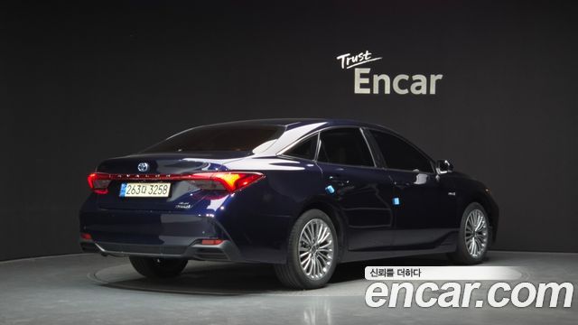 Toyota Avalon 2021 — photo 2
