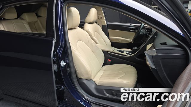Toyota Avalon 2021 — photo 18