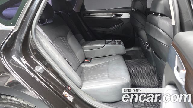 Genesis G80 2018 — photo 18