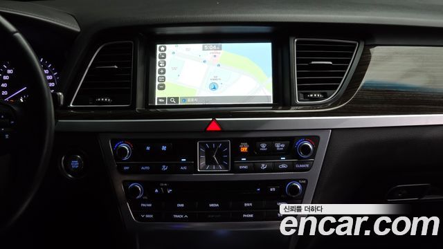 Genesis G80 2018 — photo 20