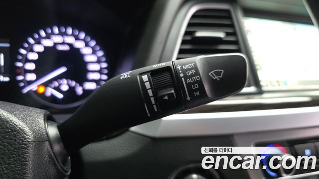 Genesis G80 2018 — photo 23