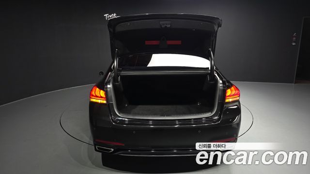 Genesis G80 2018 — photo 26