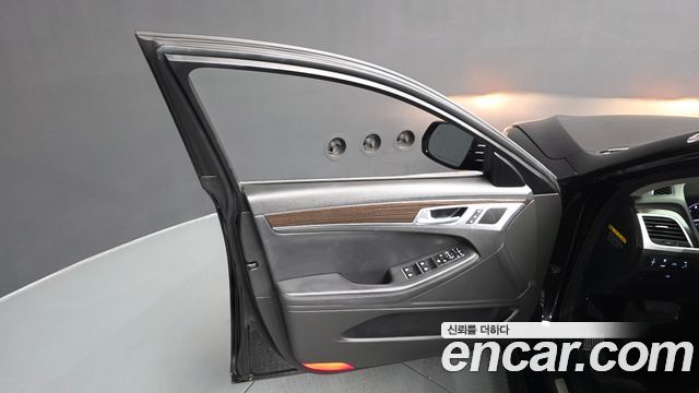 Genesis G80 2018 — photo 14