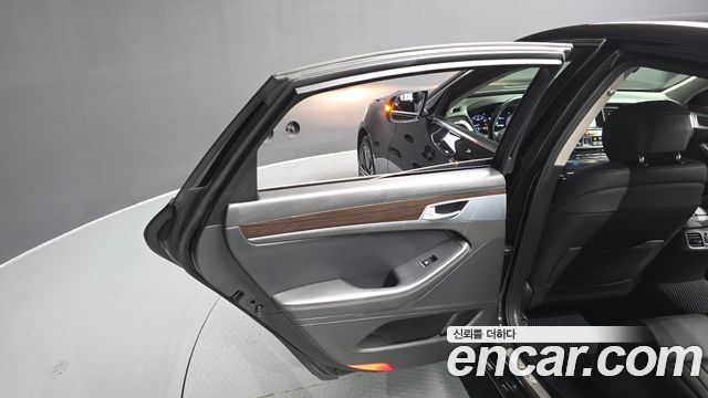 Genesis G80 2018 — photo 15