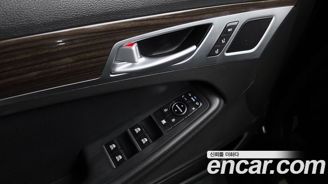 Genesis G80 2018 — photo 33