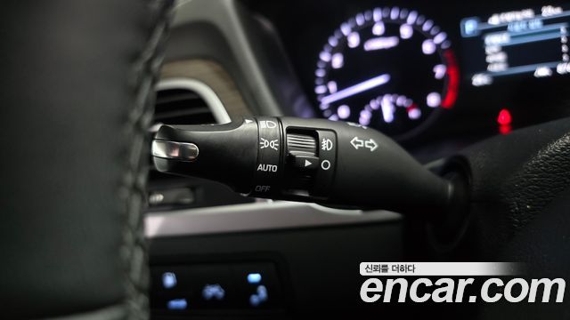 Genesis G80 2018 — photo 35
