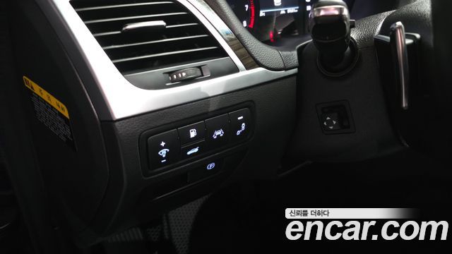 Genesis G80 2018 — photo 37
