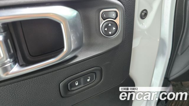 Jeep Wrangler 2025 — photo 26