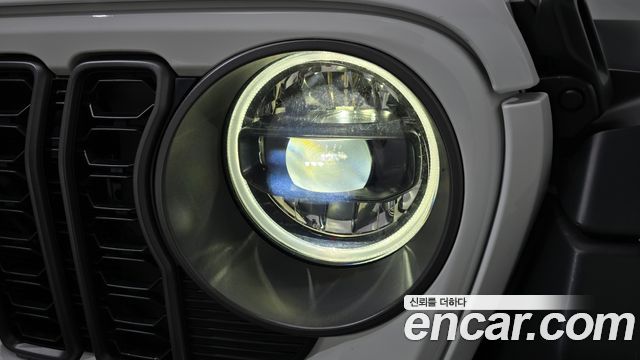Jeep Wrangler 2025 — photo 8