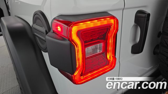 Jeep Wrangler 2025 — photo 9