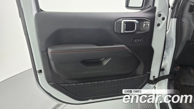 Jeep Wrangler 2025 — photo 14