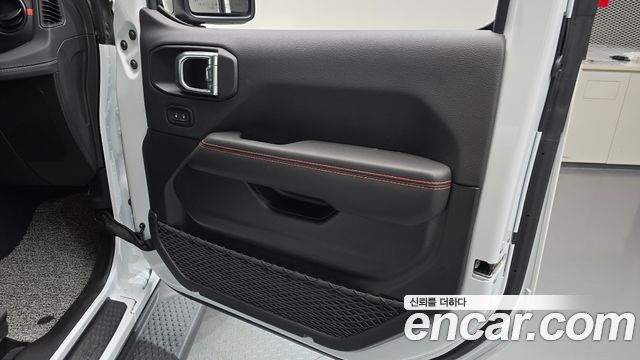 Jeep Wrangler 2025 — photo 15