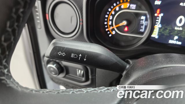 Jeep Wrangler 2025 — photo 30