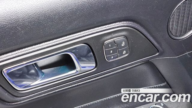 Ford Mustang 2016 — photo 19