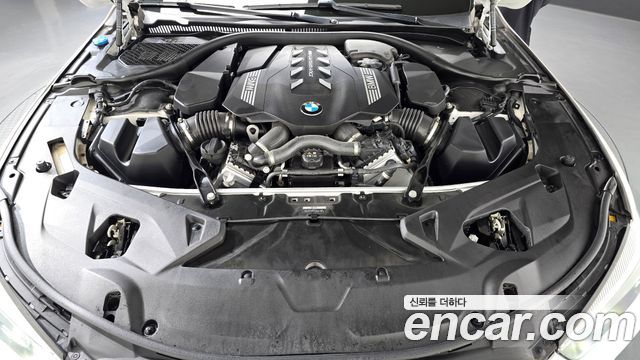 BMW 8-Series 2023 — photo 6