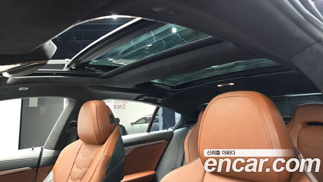 BMW 8-Series 2023 — photo 22